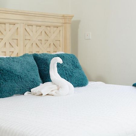 La Vue De Basseterre Apartments - Luxury In Bird Rock Bagian luar foto